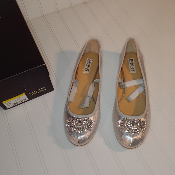 Badgley Mischka Karter II Silver Soft Leather Ornamented Ballet Flat size 10 NWT - Picture 16 of 16